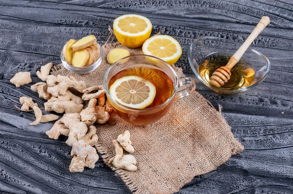 Infusiones naturales que complementan tu jarabe para la tos